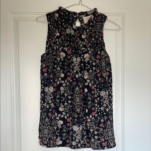 Cute Knox rose floral top, medium